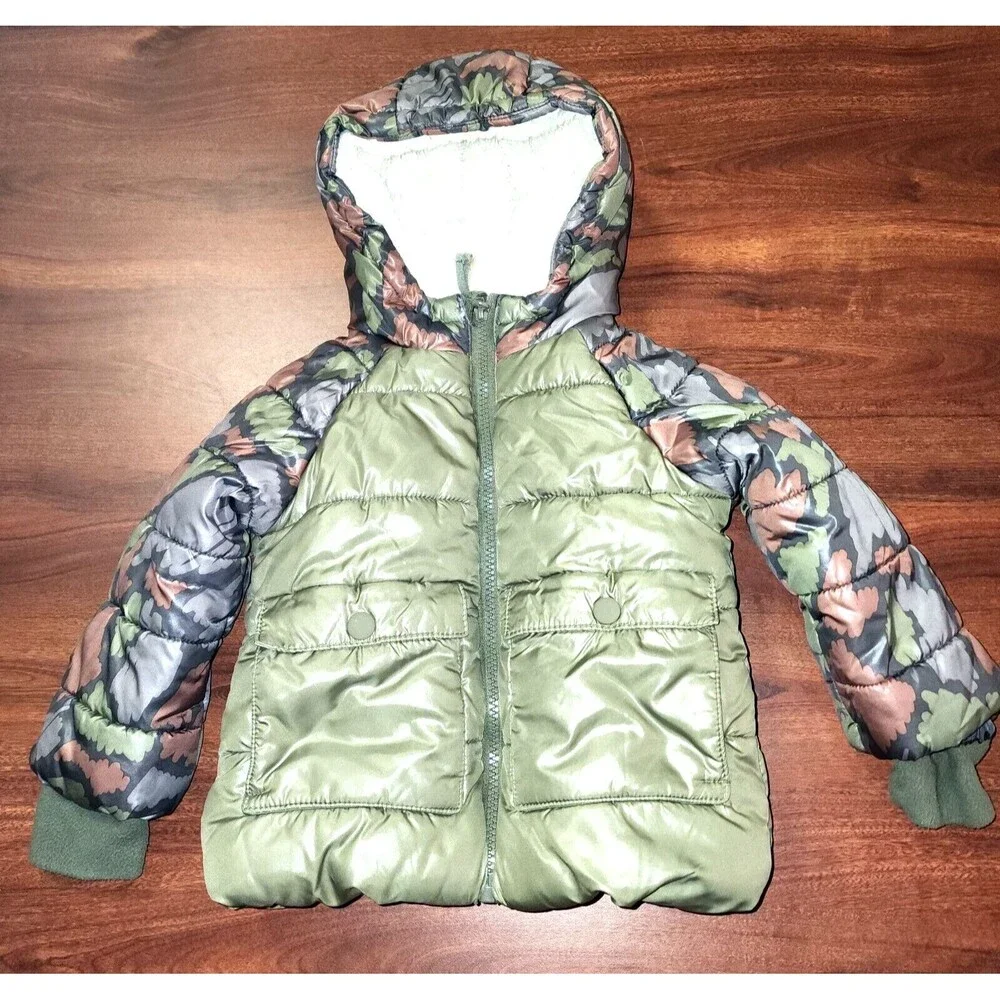 Cat & Jack Boy's Puffer Winter Coat Size 18 Month